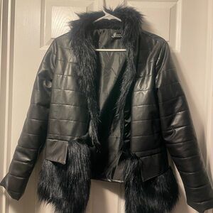 Quilted Black Leather Jacket with Faux Fur Trim size M